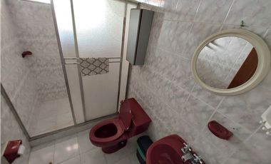 VENTA LINDA CASA DE UN PISO EN EL MEJOR CONDOMINIO DE CHINAUTA C/MARCA