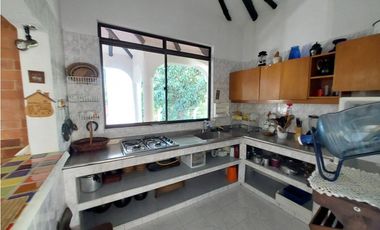 VENTA LINDA CASA DE UN PISO EN EL MEJOR CONDOMINIO DE CHINAUTA C/MARCA