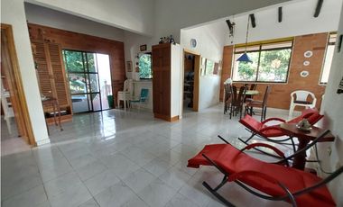 VENTA LINDA CASA DE UN PISO EN EL MEJOR CONDOMINIO DE CHINAUTA C/MARCA