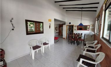 VENTA LINDA CASA DE UN PISO EN EL MEJOR CONDOMINIO DE CHINAUTA C/MARCA