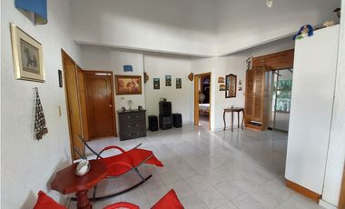 VENTA LINDA CASA DE UN PISO EN EL MEJOR CONDOMINIO DE CHINAUTA C/MARCA