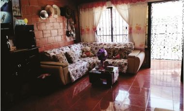 CASA EN VENTA EN VILLA GORGONA CANDELARIA BARRIO CENTRO