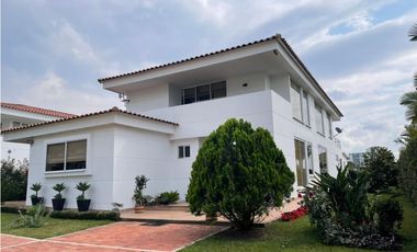 VENTA EXCELENTE CASA CAMPESTRE A PUERTA CERRADA FUSAGASUG C/MARCA