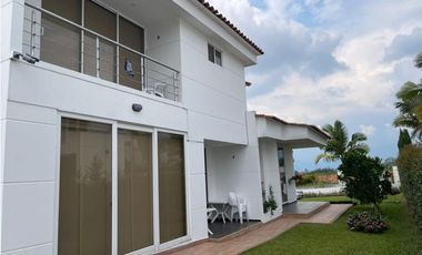 VENTA EXCELENTE CASA CAMPESTRE A PUERTA CERRADA FUSAGASUG C/MARCA