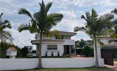 VENTA EXCELENTE CASA CAMPESTRE A PUERTA CERRADA FUSAGASUG C/MARCA