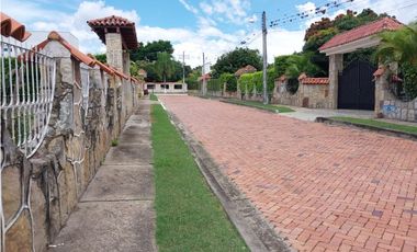 VENDO O PERMUTO ESPECTACULAR LOTE CON EL MEJOR PRECIO EN CHINAUTA