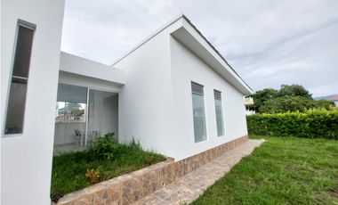 VENTA LINDA CASA EN EL MEJOR CONDOMINIO DE CHINAUTA CUNDINAMARCA