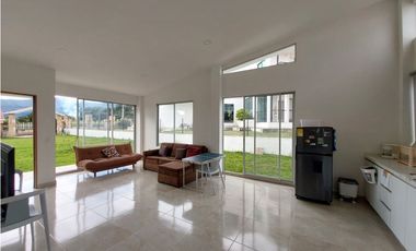 VENTA LINDA CASA EN EL MEJOR CONDOMINIO DE CHINAUTA CUNDINAMARCA
