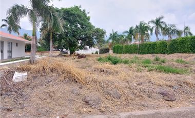 VENTA LOTE ESQUINERO SUPER UBICADO EN EL MEJOR CONDOMINIO DE CHINAUTA