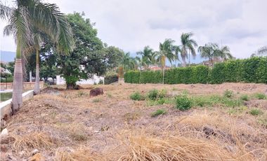 VENTA LOTE ESQUINERO SUPER UBICADO EN EL MEJOR CONDOMINIO DE CHINAUTA