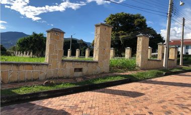 VENTA EXCELENTE LOTE UBICADO EN CHINAUTA CUNDINAMARCA