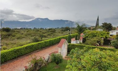 VENTA ESPECTACULAR CASA CAMPESTRE EN CHINAUTA CUNDINAMARCA