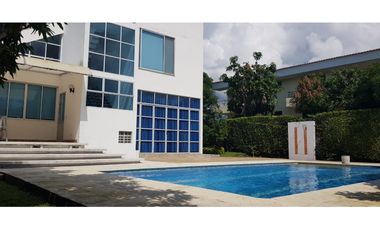 VENTA ESPECTACULAR CASA CAMPESTRE EN CHINAUTA CUNDINAMARCA