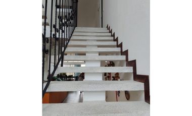 VENTA ESPECTACULAR CASA CAMPESTRE EN CHINAUTA CUNDINAMARCA