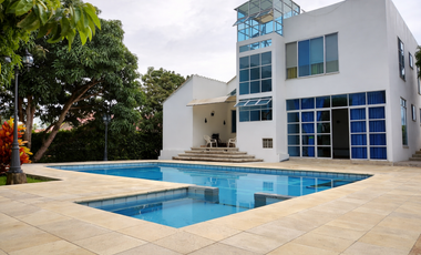 VENTA ESPECTACULAR CASA CAMPESTRE EN CHINAUTA CUNDINAMARCA