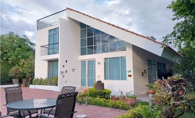 VENTA ESPECTACULAR CASA CAMPESTRE EN CHINAUTA CUNDINAMARCA