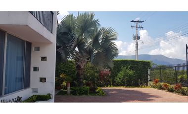 VENTA ESPECTACULAR CASA CAMPESTRE EN CHINAUTA CUNDINAMARCA