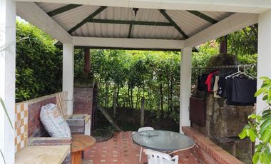 VENTA ESPECTACULAR CASA CAMPESTRE EN CHINAUTA CUNDINAMARCA
