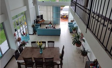 VENTA ESPECTACULAR CASA CAMPESTRE EN CHINAUTA CUNDINAMARCA