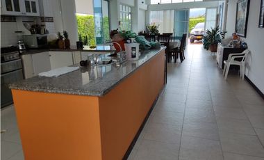 VENTA ESPECTACULAR CASA CAMPESTRE EN CHINAUTA CUNDINAMARCA