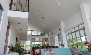 VENTA ESPECTACULAR CASA CAMPESTRE EN CHINAUTA CUNDINAMARCA