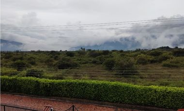 VENTA ESPECTACULAR CASA CAMPESTRE EN CHINAUTA CUNDINAMARCA