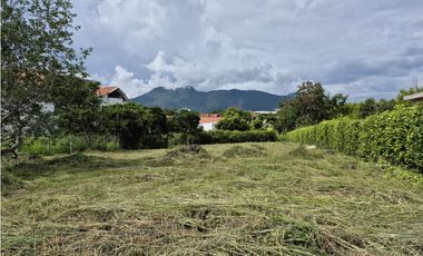 VENTA ESPECTACULAR LOTE DENTRO DEL MEJOR CONDOMINIO DE CHINAUTA