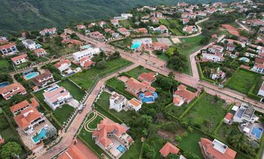 VENTA CASA  EN EL MEJOR CONDOMINIO DE CHINAUTA PRECIO DE OPORTUNIDAD