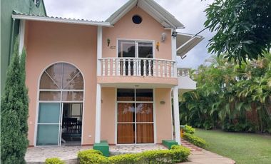 VENTA LINDISIMA CASA CAMPESTRE EN CHINAUTA CUNDINAMARCA