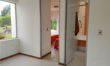 VENTA HERMOSA CASA CON UNA ESPECTACULAR VISTA EN CHINAUTA C/MARCA