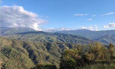 VENTA HERMOSA CASA CON UNA ESPECTACULAR VISTA EN CHINAUTA C/MARCA