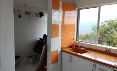 VENTA HERMOSA CASA CON UNA ESPECTACULAR VISTA EN CHINAUTA C/MARCA