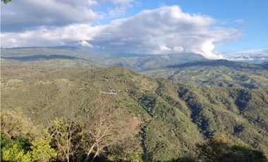 VENTA HERMOSA CASA CON UNA ESPECTACULAR VISTA EN CHINAUTA C/MARCA