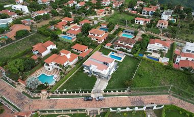 VENTA LINDA CASA CAMPESTRE EN CONDOMINIO EXCLUSIVO CHINAUTA C/MARCA