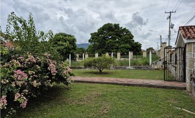 VENTA LINDA CASA CAMPESTRE EN CONDOMINIO EXCLUSIVO CHINAUTA C/MARCA