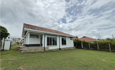 VENTA LINDA CASA CAMPESTRE EN CONDOMINIO EXCLUSIVO CHINAUTA C/MARCA