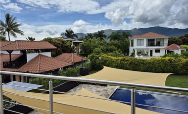 VENTA ESPECTACULAR CASA CAMPESTRE MODERNA EN CHINAUTA CUNDINAMARCA