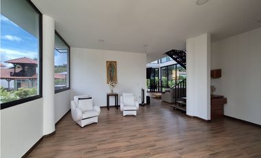 VENTA ESPECTACULAR CASA CAMPESTRE MODERNA EN CHINAUTA CUNDINAMARCA