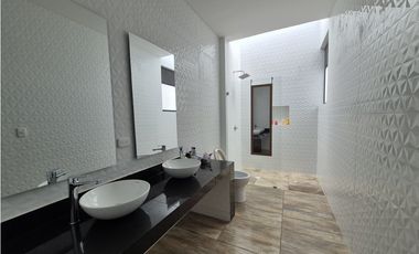 VENTA ESPECTACULAR CASA CAMPESTRE MODERNA EN CHINAUTA CUNDINAMARCA