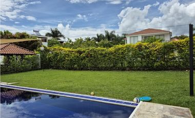 VENTA ESPECTACULAR CASA CAMPESTRE MODERNA EN CHINAUTA CUNDINAMARCA