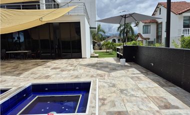 VENTA ESPECTACULAR CASA CAMPESTRE MODERNA EN CHINAUTA CUNDINAMARCA