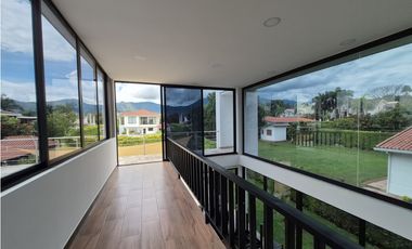 VENTA ESPECTACULAR CASA CAMPESTRE MODERNA EN CHINAUTA CUNDINAMARCA