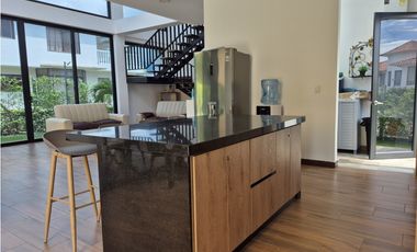 VENTA ESPECTACULAR CASA CAMPESTRE MODERNA EN CHINAUTA CUNDINAMARCA