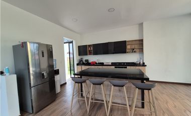 VENTA ESPECTACULAR CASA CAMPESTRE MODERNA EN CHINAUTA CUNDINAMARCA