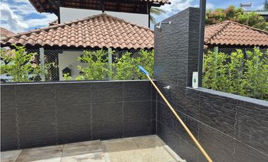 VENTA ESPECTACULAR CASA CAMPESTRE MODERNA EN CHINAUTA CUNDINAMARCA