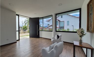 VENTA ESPECTACULAR CASA CAMPESTRE MODERNA EN CHINAUTA CUNDINAMARCA