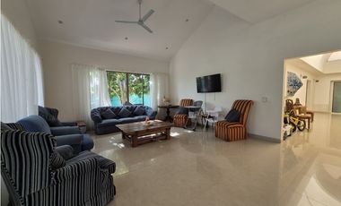 Venta Linda Casa Campestre Con Piscina Privada en Chinauta C/marca