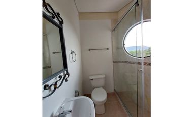 VENTA LINDISIMA CASA CAMPESTRE EN EL MEJOR CONDOMINIO DE CHINAUTA