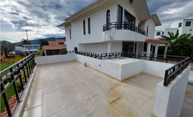 VENTA LINDISIMA CASA CAMPESTRE EN EL MEJOR CONDOMINIO DE CHINAUTA