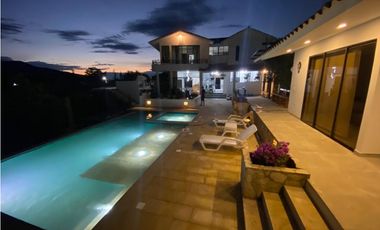 VENTA LINDISIMA CASA CAMPESTRE EN EL MEJOR CONDOMINIO DE CHINAUTA